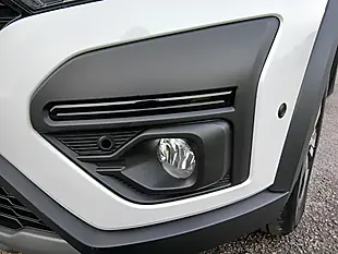 Used 2023 Dacia Sandero Stepway Journey White - Interior and Exterior details 18