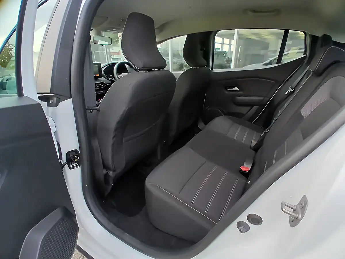 Used 2023 Dacia Sandero Stepway Journey White - Interior and Exterior details 19