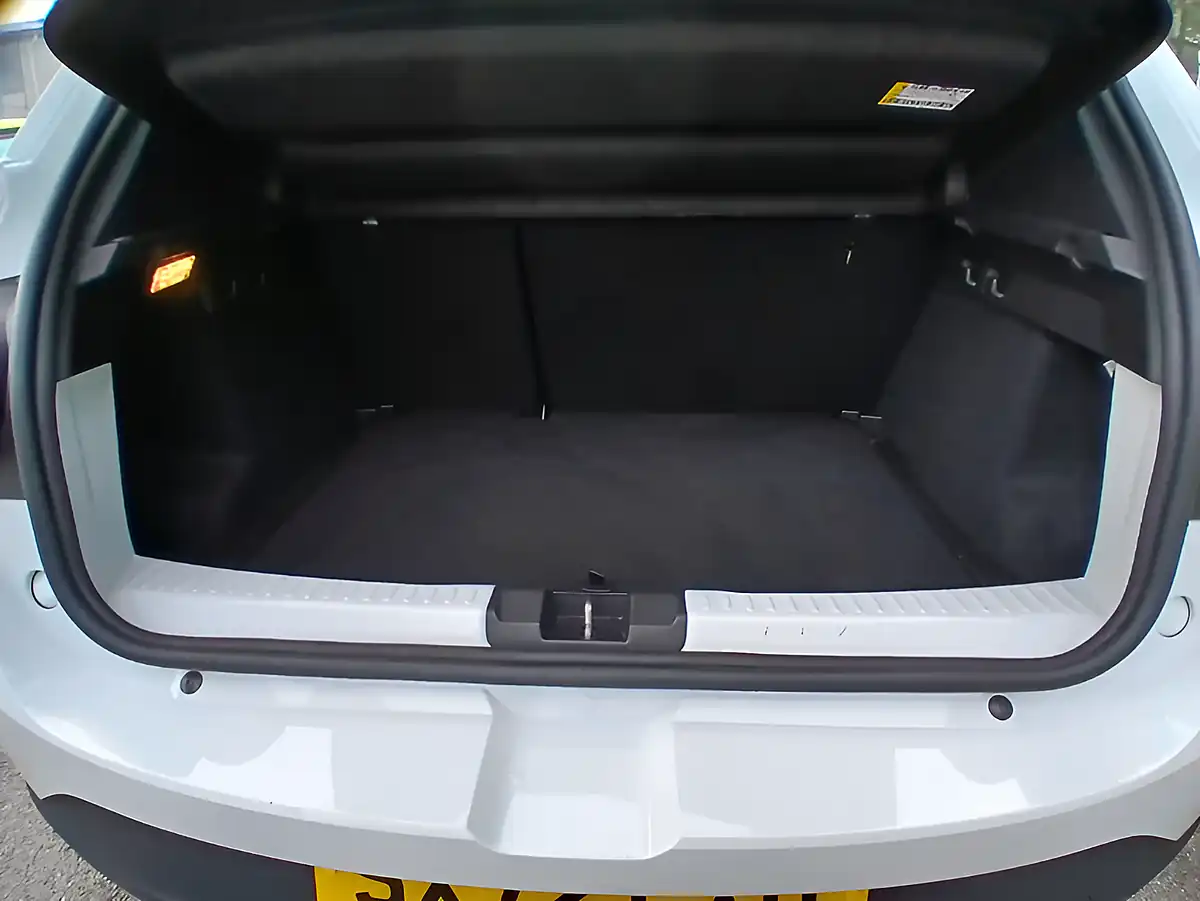 Used 2023 Dacia Sandero Stepway Journey White - Interior and Exterior details 20