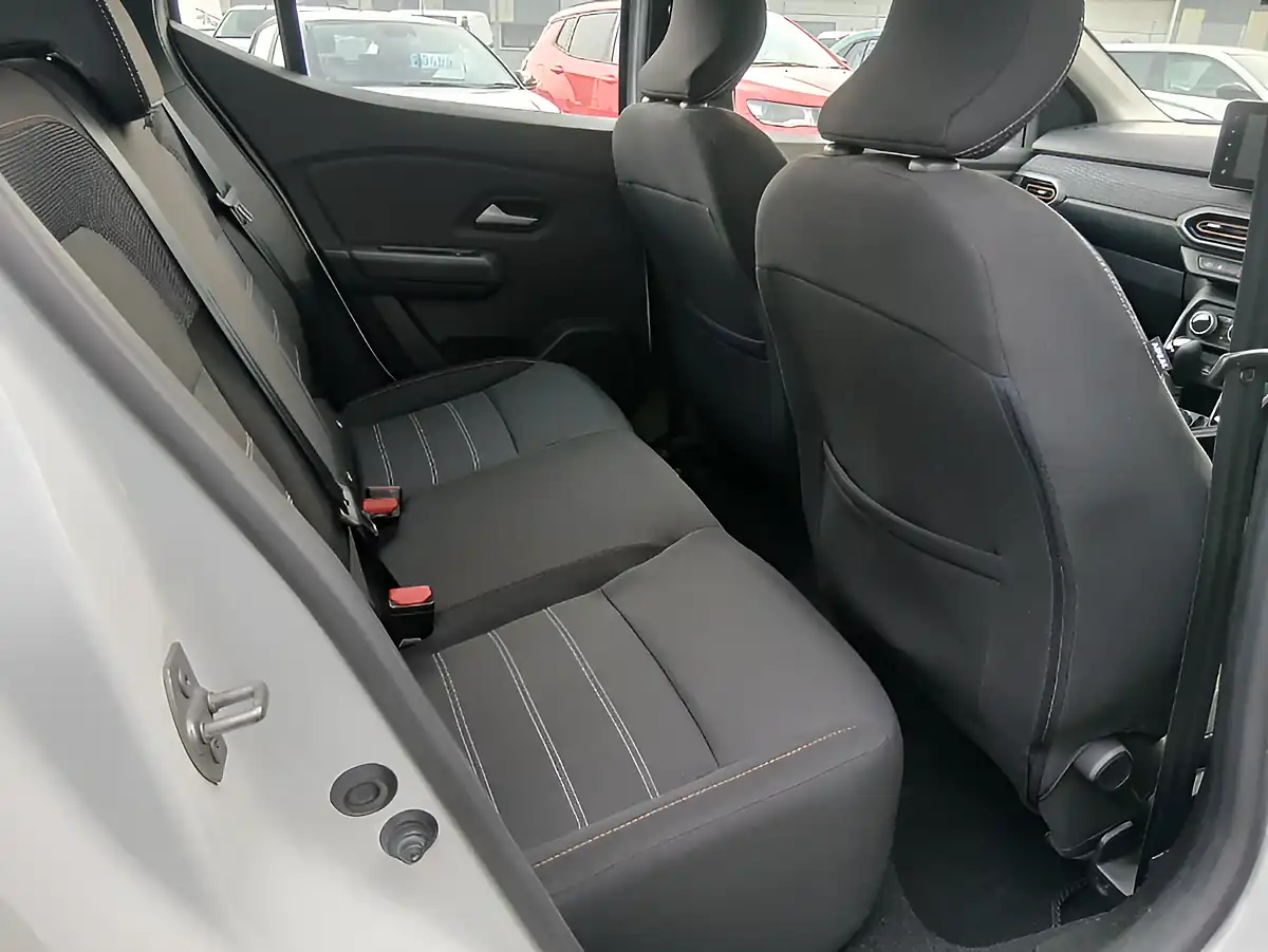 Used 2023 Dacia Sandero Stepway Journey White - Interior and Exterior details 6