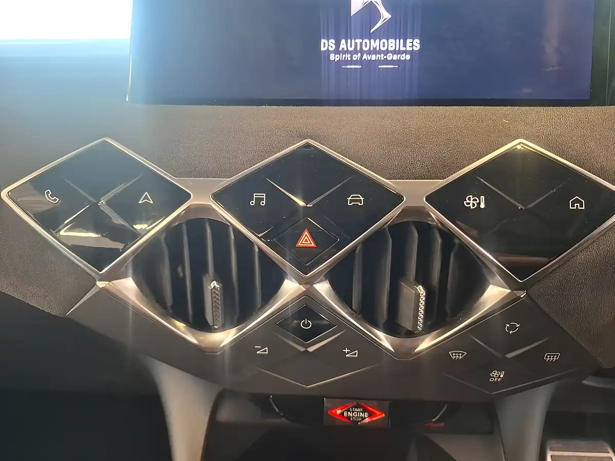 Used 2023 DS Automobiles DS 3 Performance Line + Grey - Interior and Exterior details 16