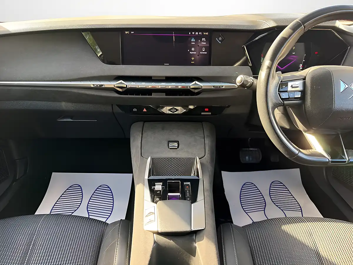 Used 2023 DS Automobiles DS 4 Performance Line Grey - Interior and Exterior details 10