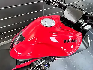 Used 2023 Ducati Diavel Red - Interior and Exterior details 12