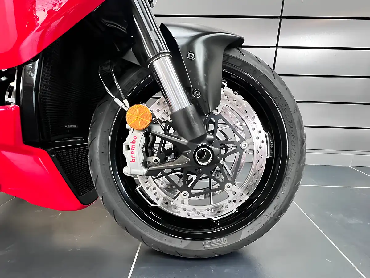 Used 2023 Ducati Diavel Red - Interior and Exterior details 15
