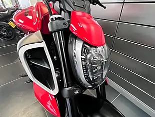 Used 2023 Ducati Diavel Red - Interior and Exterior details 16