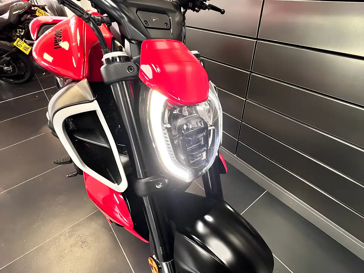 Used 2023 Ducati Diavel Red - Interior and Exterior details 18