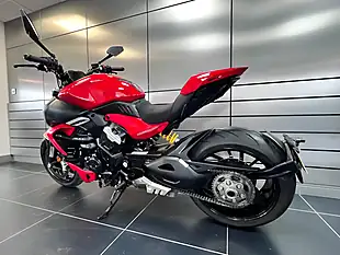 Used 2023 Ducati Diavel Red - Interior and Exterior details 5