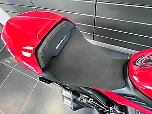 Used 2023 Ducati Diavel Red - Interior and Exterior details 9
