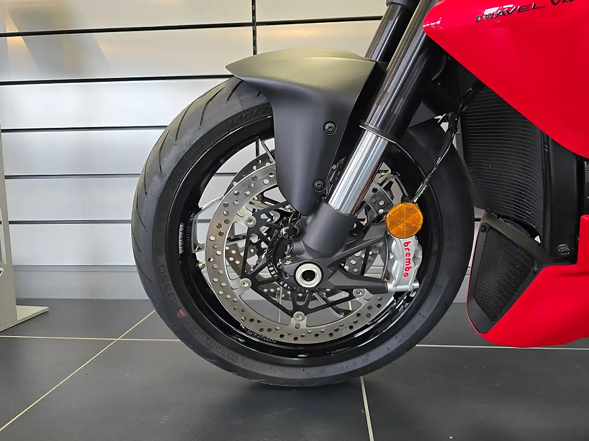 Used 2023 Ducati Diavel Red - Interior and Exterior details 18