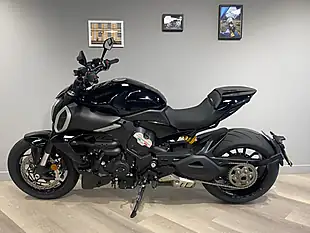 Used 2023 Ducati Diavel Thrilling Black - Interior and Exterior details 2