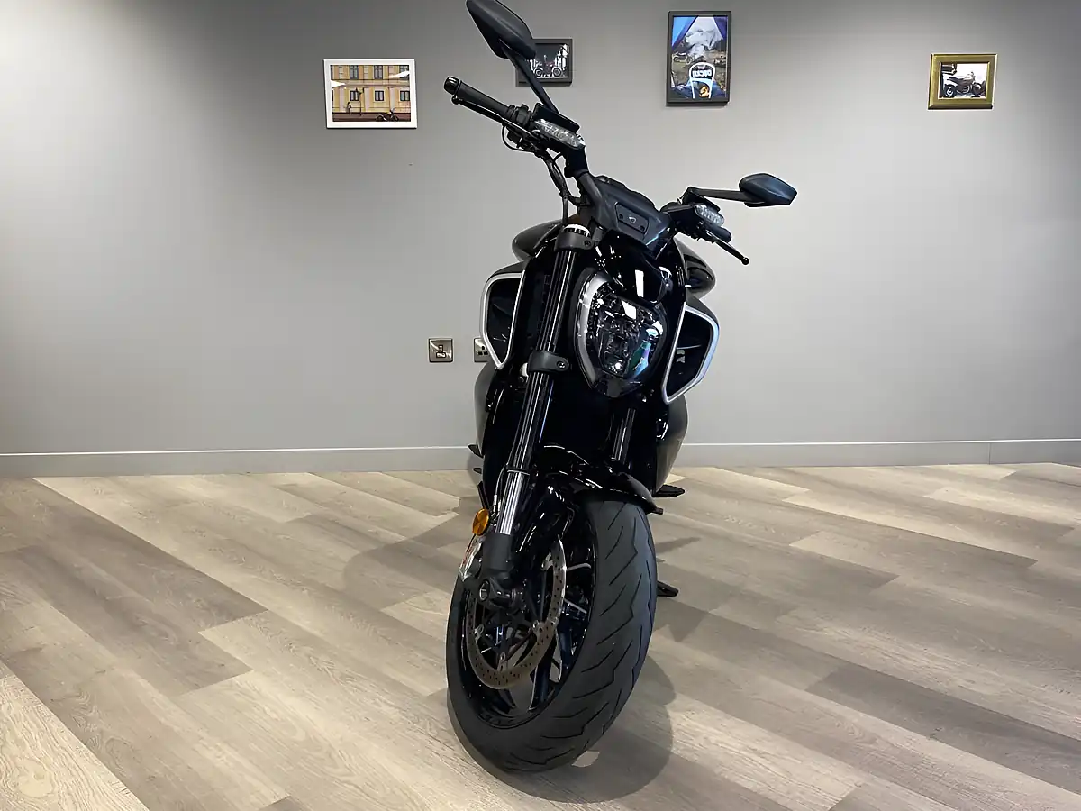 Used 2023 Ducati Diavel Thrilling Black - Interior and Exterior details 3