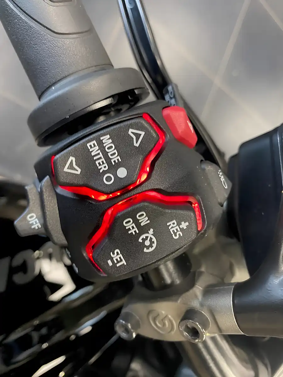 Used 2023 Ducati Diavel Thrilling Black - Interior and Exterior details 6
