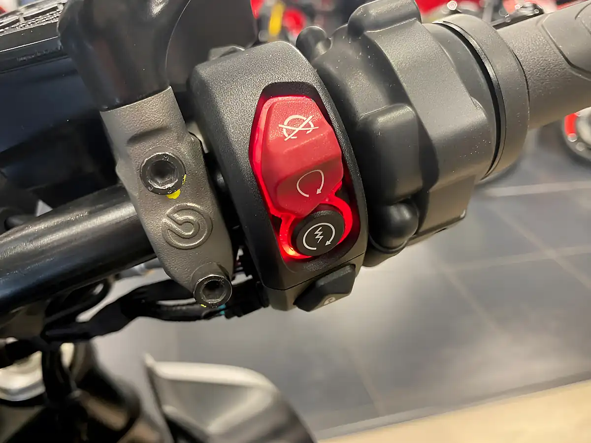Used 2023 Ducati Diavel Thrilling Black - Interior and Exterior details 7