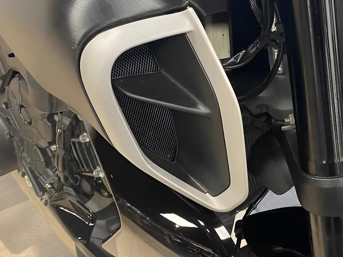 Used 2023 Ducati Diavel Thrilling Black - Interior and Exterior details 9