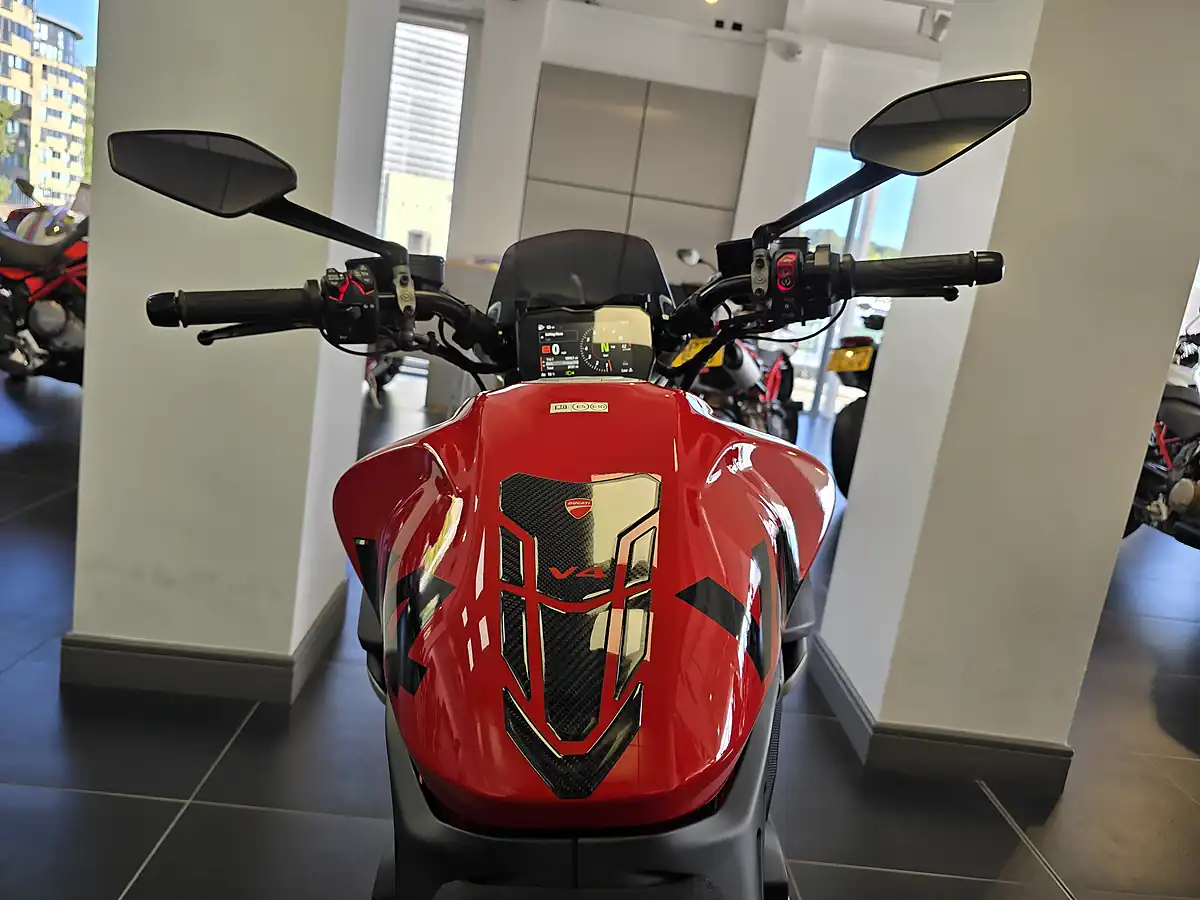 Used 2023 Ducati Diavel V4 Red - Interior and Exterior details 13