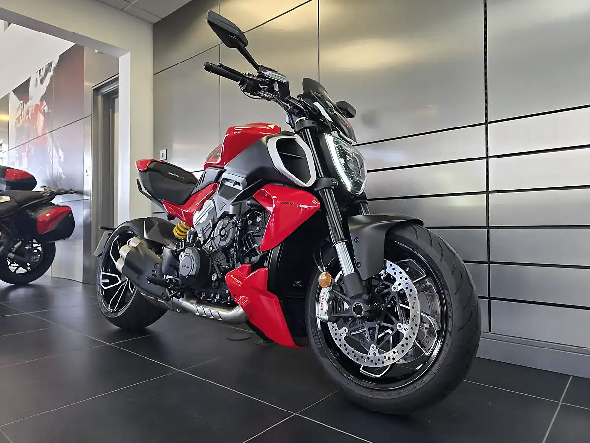 Used 2023 Ducati Diavel V4 Red - Interior and Exterior details 2