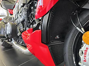 Used 2023 Ducati Diavel V4 Red - Interior and Exterior details 5