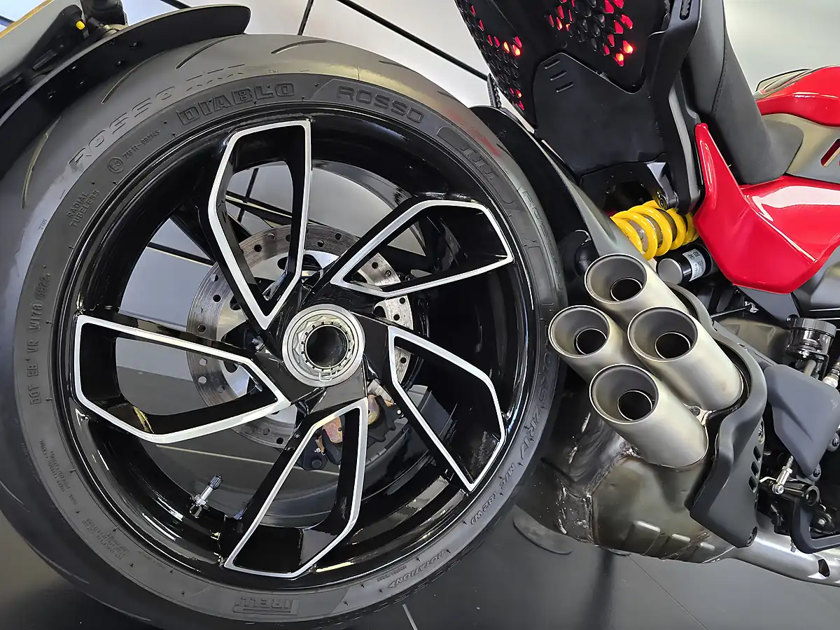 Used 2023 Ducati Diavel V4 Red - Interior and Exterior details 7
