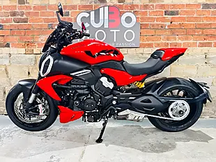 Used 2023 Ducati Diavel V4 Red - Interior and Exterior details 11