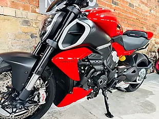 Used 2023 Ducati Diavel V4 Red - Interior and Exterior details 15
