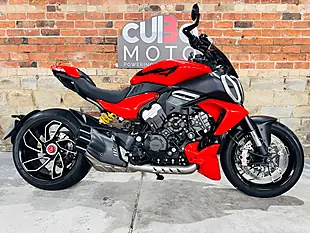 Used 2023 Ducati Diavel V4 Red - Interior and Exterior details 2
