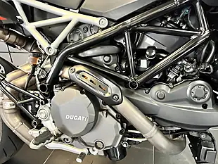 Used 2023 Ducati Hypermotard 950 Multi-Coloured - Interior and Exterior details 6