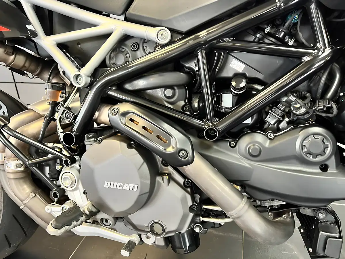Used 2023 Ducati Hypermotard 950 Multi-Coloured - Interior and Exterior details 6
