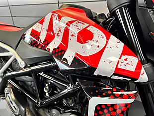 Used 2023 Ducati Hypermotard 950 Multi-Coloured - Interior and Exterior details 9