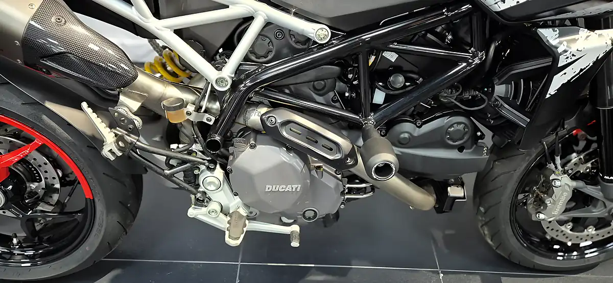 Used 2023 Ducati Hypermotard 950 Rve - Interior and Exterior details 5