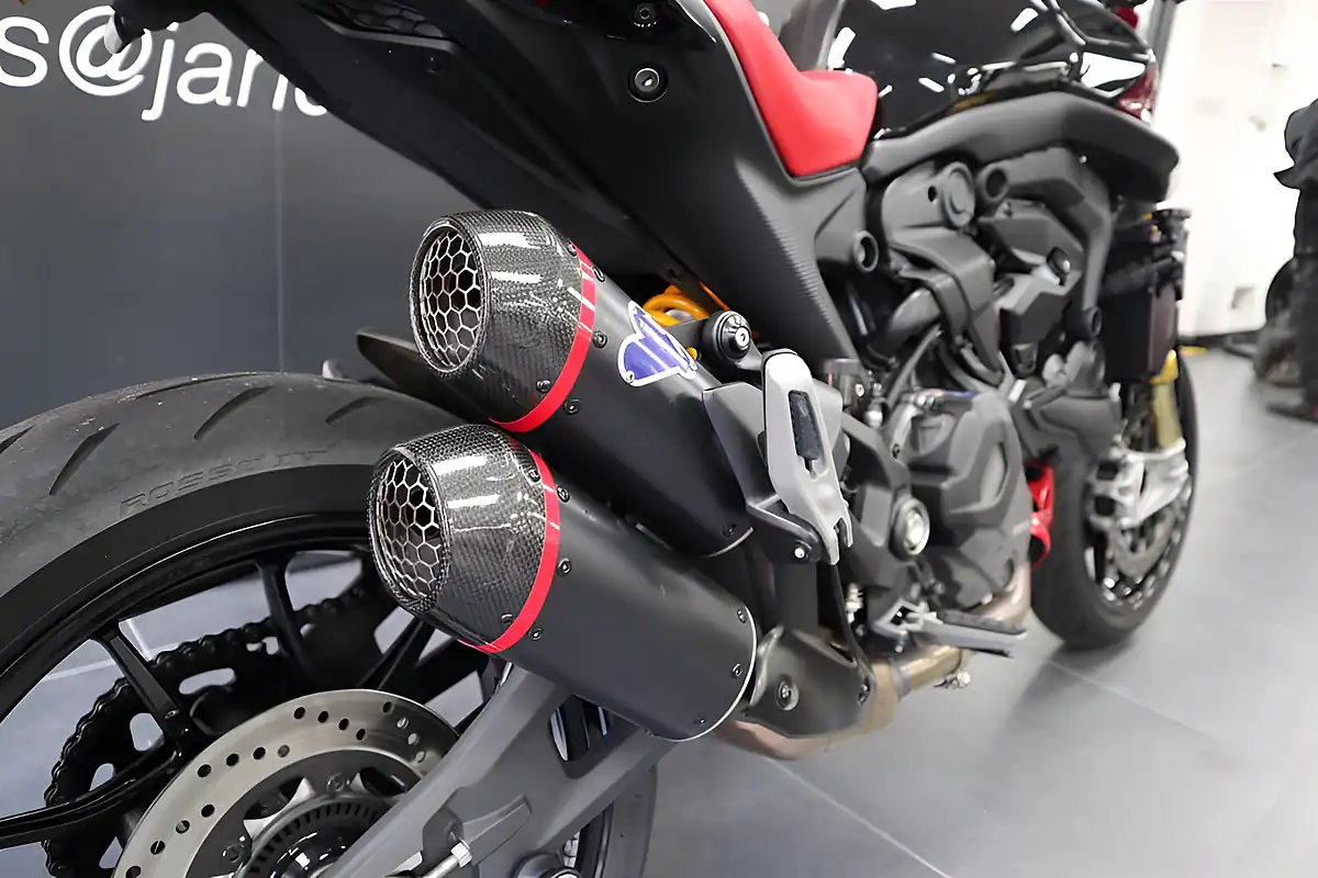Used 2023 Ducati Monster 950 Sp Black - Interior and Exterior details 9