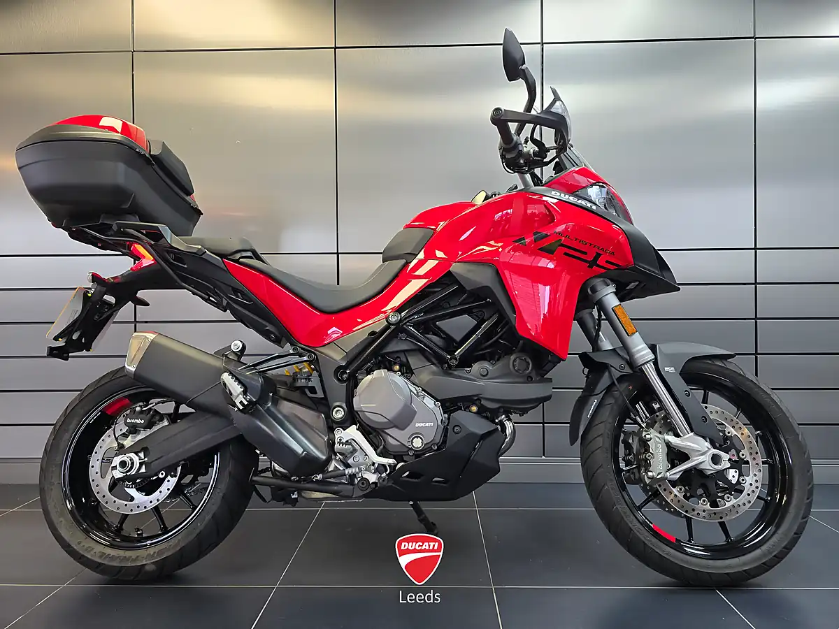 Used 2023 Ducati Multistrada V2 S Red - Front View