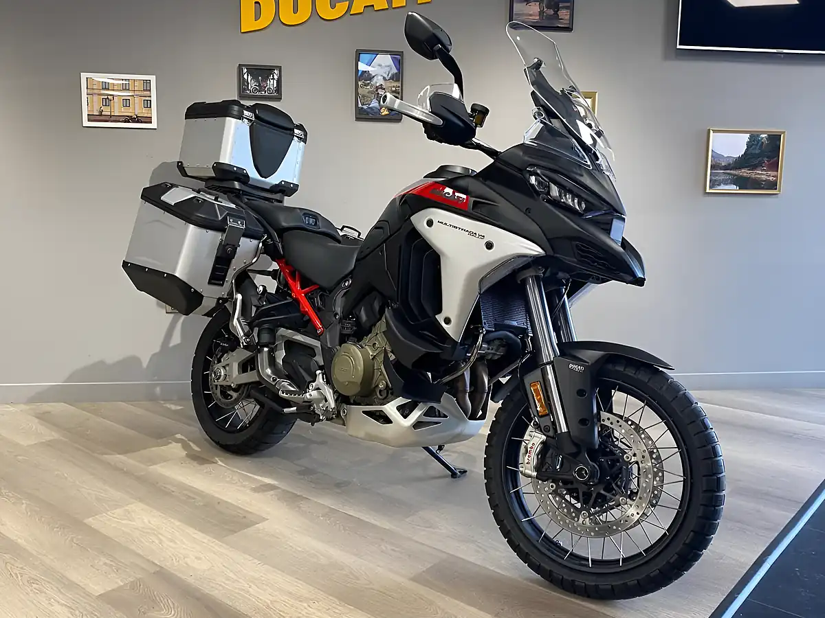 Used 2023 Ducati Multistrada V4 Rally Full Stealth Black/Aluminium - Interior and Exterior details 3
