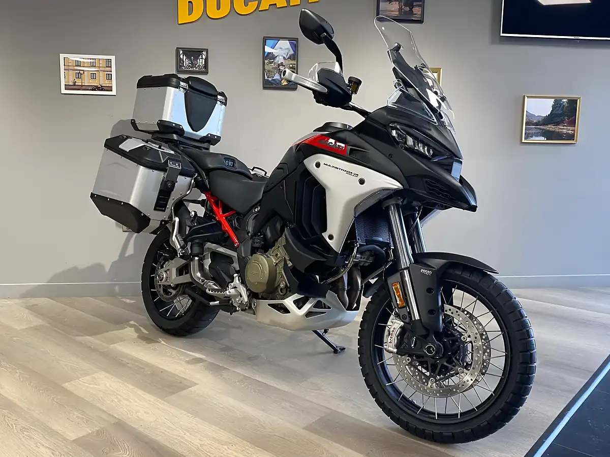 Used 2023 Ducati Multistrada V4S Rally Full Stealth Black/Aluminium - Interior and Exterior details 3