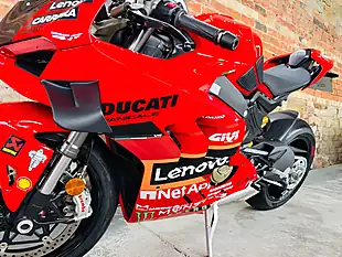 Used 2023 Ducati Panigale V4 Red - Interior and Exterior details 17