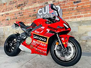 Used 2023 Ducati Panigale V4 Red - Interior and Exterior details 3