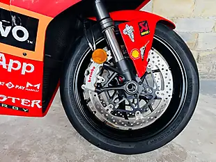 Used 2023 Ducati Panigale V4 Red - Interior and Exterior details 5