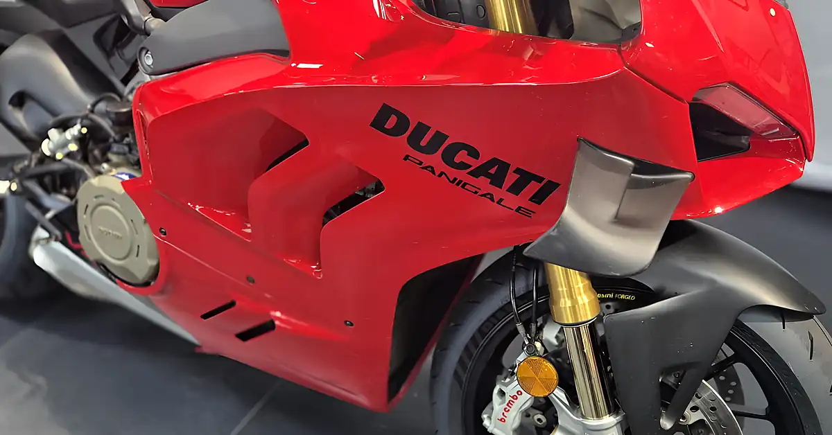 Used 2023 Ducati Panigale V4 S - Interior and Exterior details 9