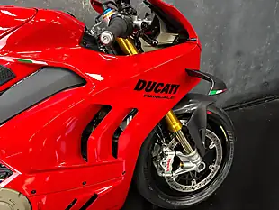 Used 2023 Ducati Panigale V4S Red - Interior and Exterior details 10