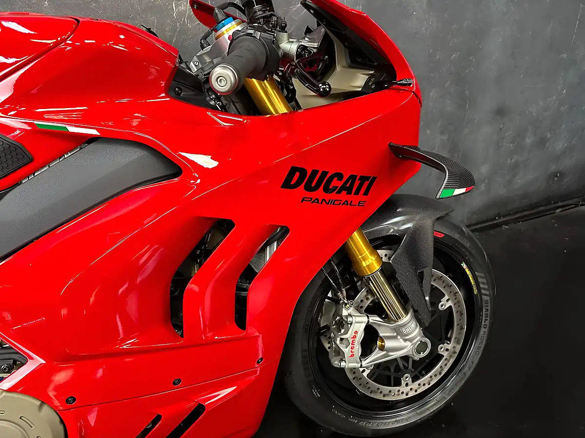 Used 2023 Ducati Panigale V4S Red - Interior and Exterior details 10