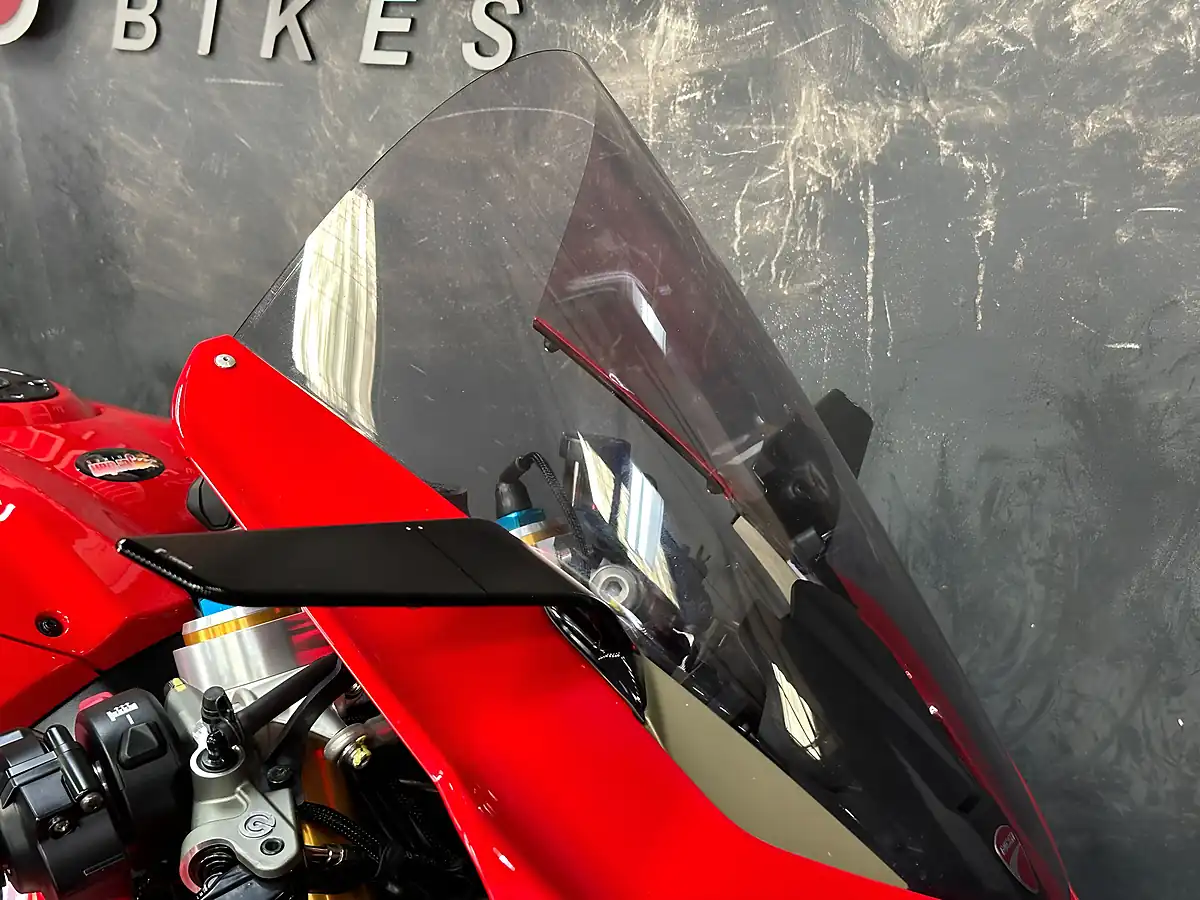 Used 2023 Ducati Panigale V4S Red - Interior and Exterior details 12