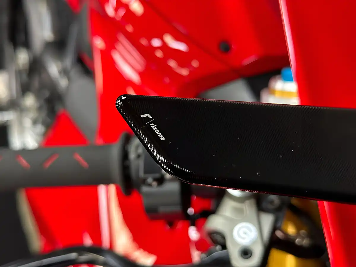 Used 2023 Ducati Panigale V4S Red - Interior and Exterior details 13