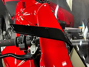 Used 2023 Ducati Panigale V4S Red - Interior and Exterior details 14