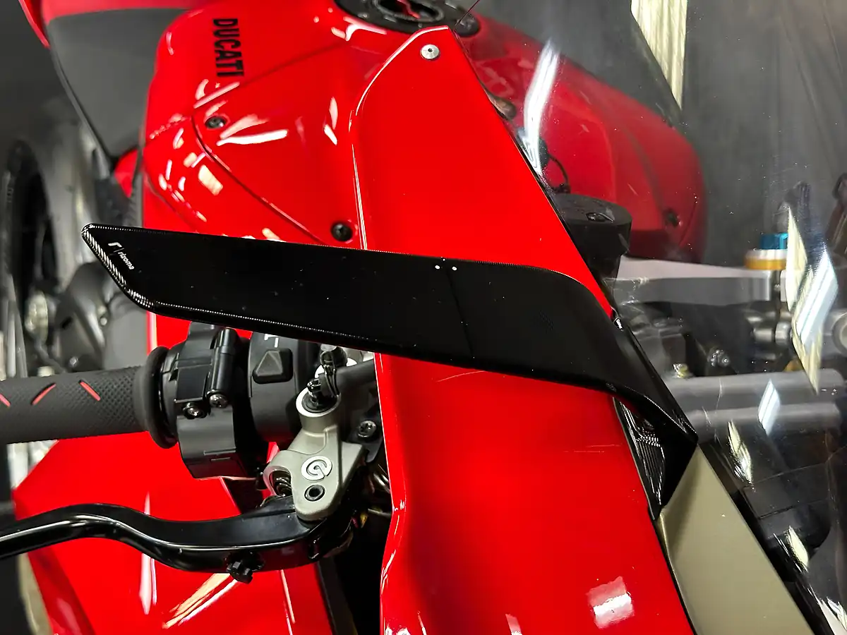 Used 2023 Ducati Panigale V4S Red - Interior and Exterior details 14