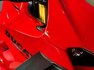 Used 2023 Ducati Panigale V4S Red - Interior and Exterior details 16