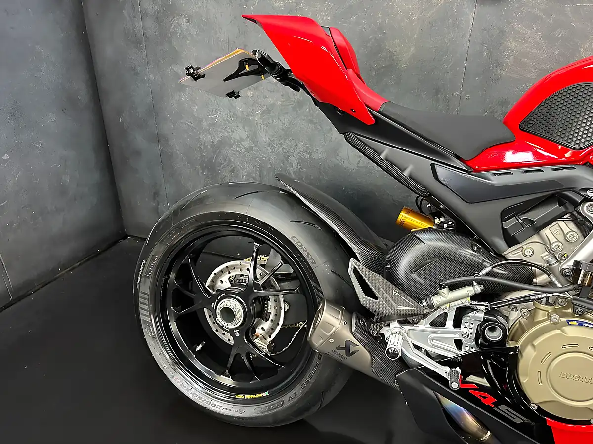 Used 2023 Ducati Panigale V4S Red - Interior and Exterior details 7