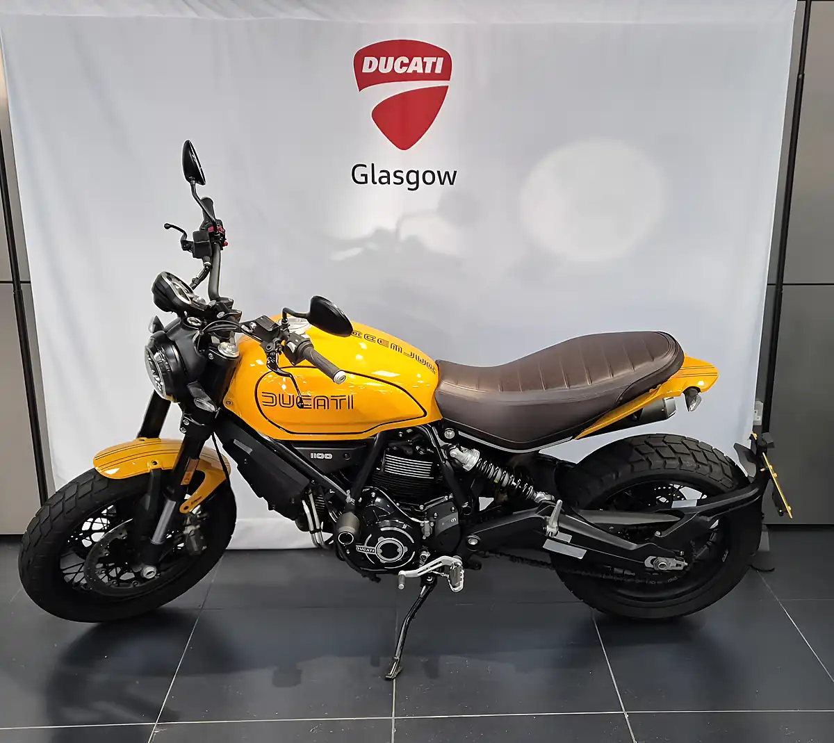 Used 2023 Ducati Scrambler 1100 Tribute Pro Giallo Orca - Interior and Exterior details 12