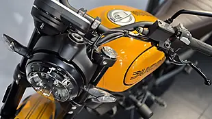 Used 2023 Ducati Scrambler 1100 Tribute Pro Giallo Orca - Interior and Exterior details 13