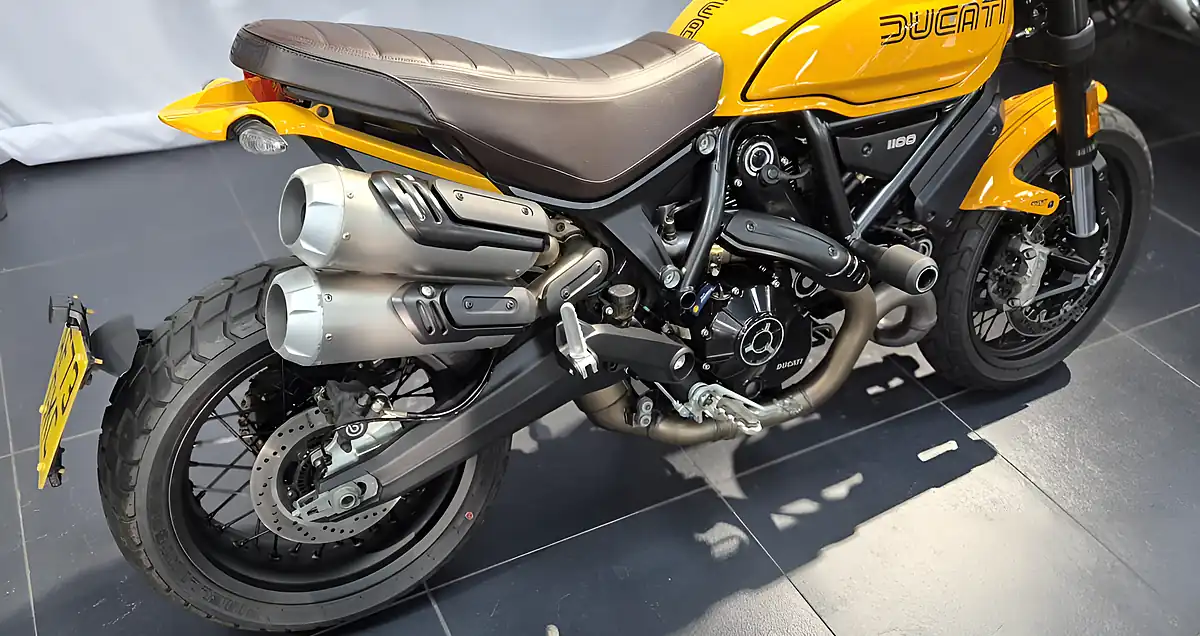 Used 2023 Ducati Scrambler 1100 Tribute Pro Giallo Orca - Interior and Exterior details 3