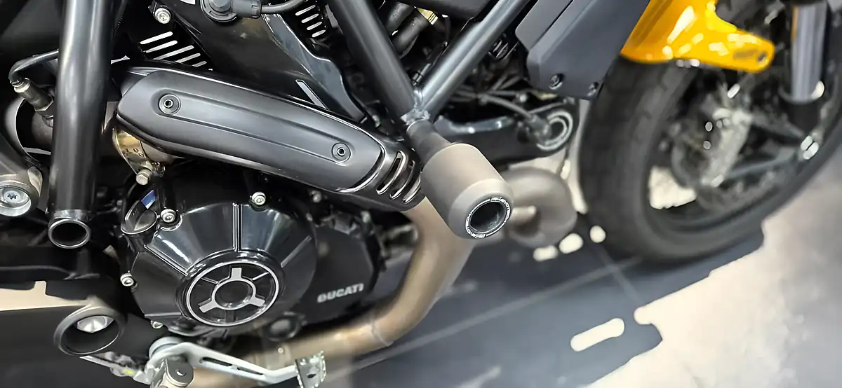 Used 2023 Ducati Scrambler 1100 Tribute Pro Giallo Orca - Interior and Exterior details 7