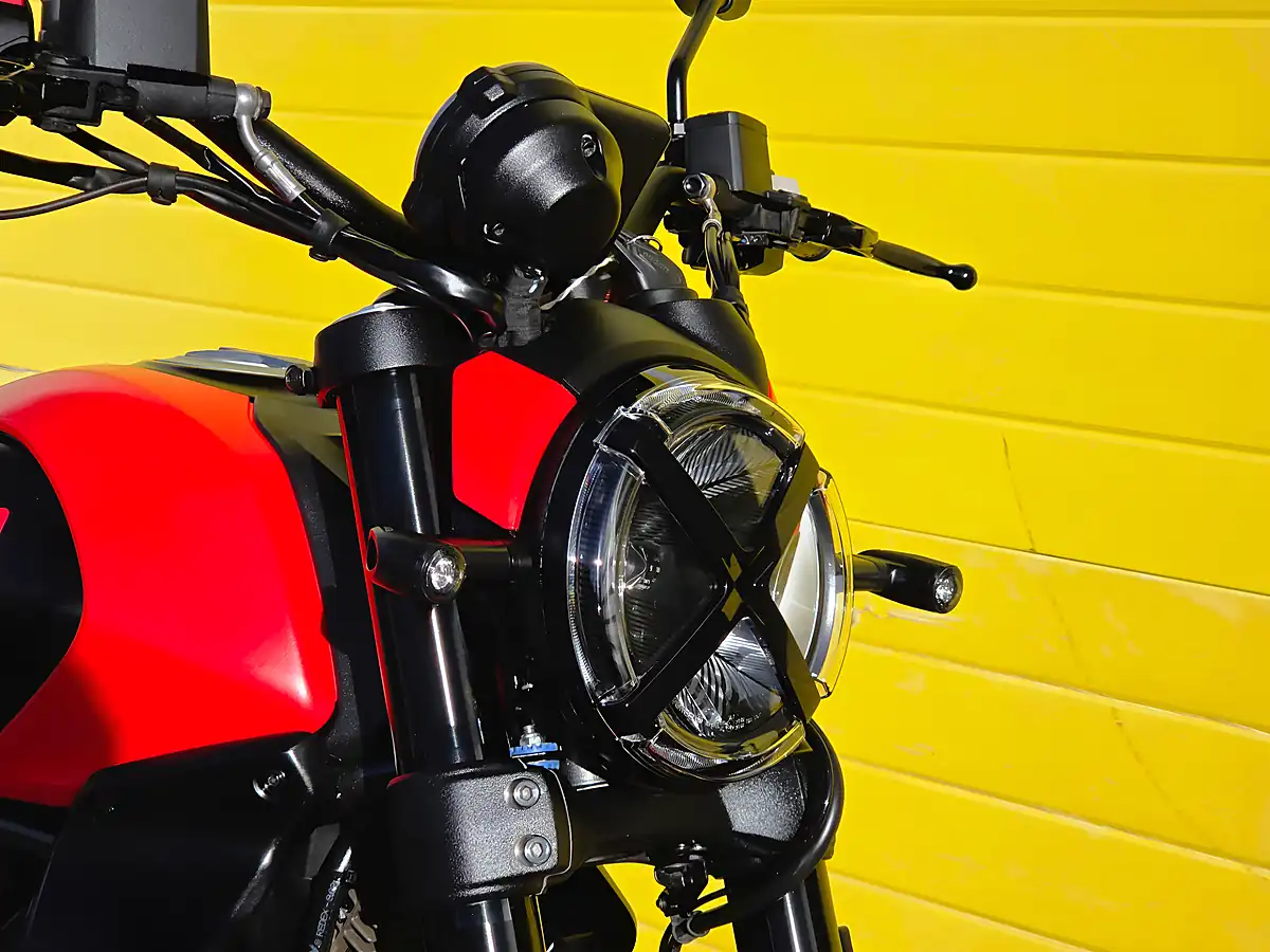 Used 2023 Ducati Scrambler 800 Full Throttle Multi-Coloured - Interior and Exterior details 14